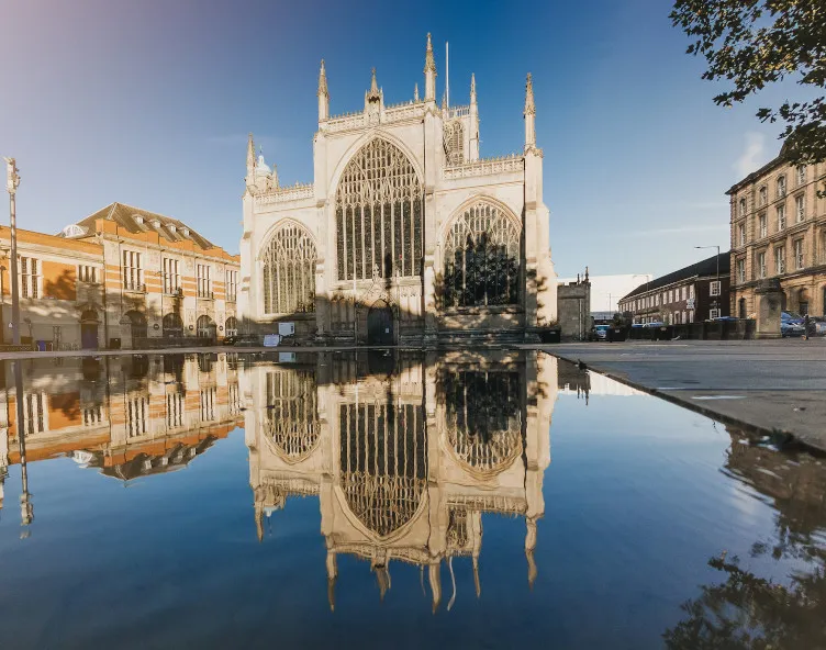 Hull Minster reflection