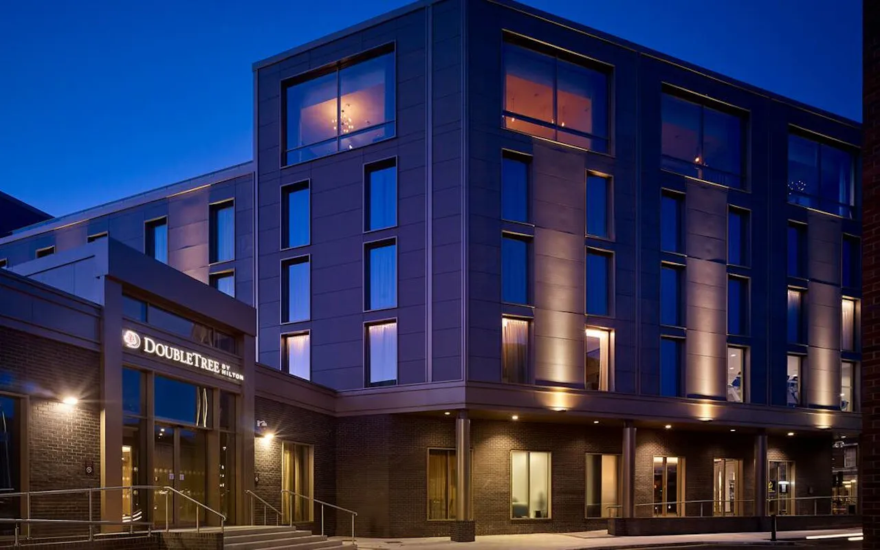 Doubletree by Hilton Hull